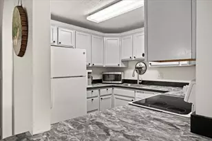 685 Oak St, Brockton, MA 02301 - Photo 6