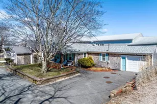 8 Quinsigamond Ave, Falmouth, MA 02540 - Photo 20