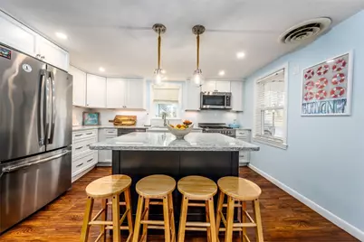 8 Quinsigamond Ave, Falmouth, MA 02540 - Photo 4