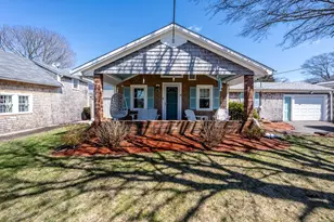 8 Quinsigamond Ave, Falmouth, MA 02540 - Photo 2