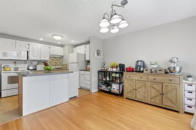 281 Boylston St #D, Lowell, MA 01852 - Photo 2