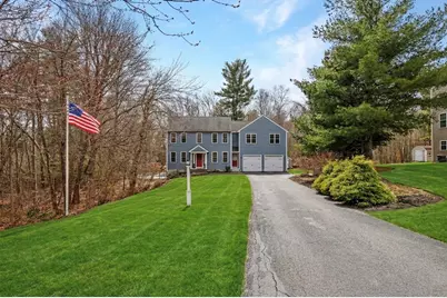 9 Great Acres Dr, Hanover, MA 02339 - Photo 2