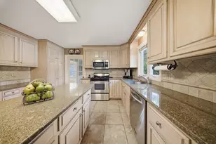 157 Rolling Meadow Dr, Holliston, MA 01746 - Photo 4