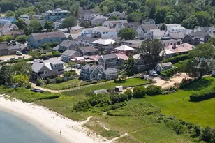 26 Union Ct, Tisbury, MA 02568 - Photo 1