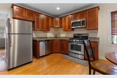 79-81 Vernon St #2, Waltham, MA 02453 - Photo 4