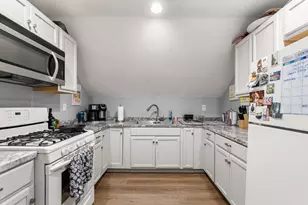 77 Dartmouth St, New Bedford, MA 02740 - Photo 4