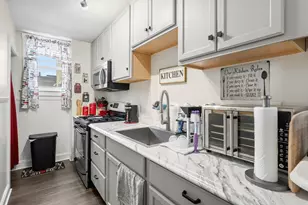 77 Dartmouth St, New Bedford, MA 02740 - Photo 32