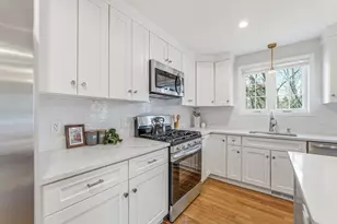 51 Cross St, Randolph, MA 02368 - Photo 14