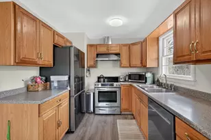 199 Haverhill St, North Reading, MA 01864 - Photo 2