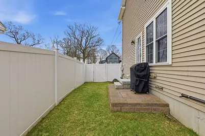 36 Pleasant St #B, Stoneham, MA 02180 - Photo 16