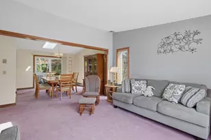 10 Lee Ave, Burlington, MA 01803 - Photo 6