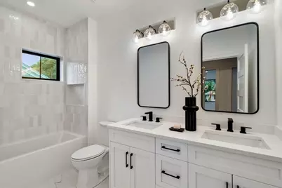 71 Cloverdale Rd, Newton, MA 02461 - Photo 16