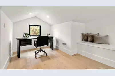 71 Cloverdale Rd, Newton, MA 02461 - Photo 12