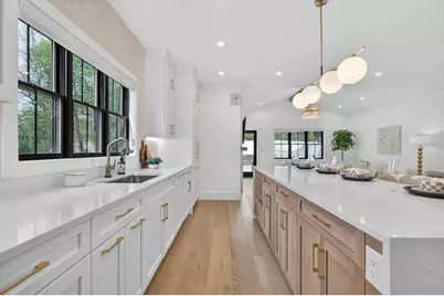 71 Cloverdale Rd, Newton, MA 02461 - Photo 4