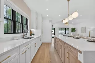 71 Cloverdale Rd, Newton, MA 02461 - Photo 4