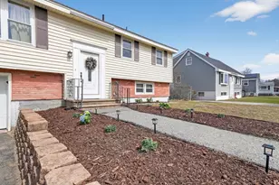 17 Elizia Cir, Lowell, MA 01854 - Photo 4