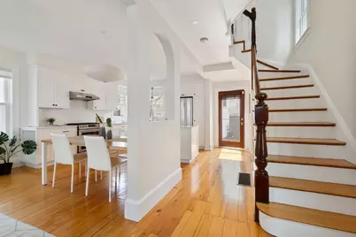 22 Edge Hill St, Boston, MA 02130 - Photo 10