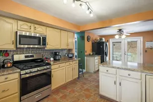 186 Elm St, Leominster, MA 01453 - Photo 6