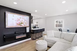 63 Jasper St, Saugus, MA 01906 - Photo 10