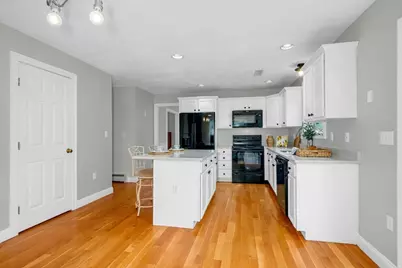 10 Stonehedge Dr, Wilmington, MA 01887 - Photo 10
