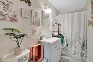 1584 Dwight St, Springfield, MA 01107 - Photo 16