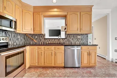 12 Parkway Dr, Saugus, MA 01906 - Photo 4