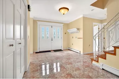 12 Parkway Dr, Saugus, MA 01906 - Photo 10