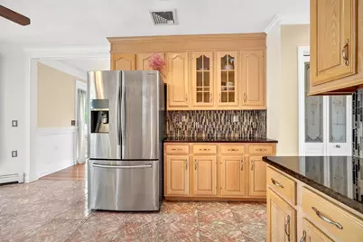 12 Parkway Dr, Saugus, MA 01906 - Photo 4