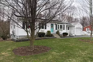 327 Brookside Cir, Northampton, MA 01062 - Photo 2