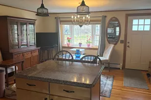 327 Brookside Cir, Northampton, MA 01062 - Photo 10