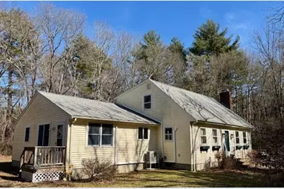 195 Slab Bridge Rd, Freetown, MA 02702 - Photo 2