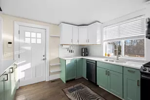 17 Preston St, Wakefield, MA 01880 - Photo 4
