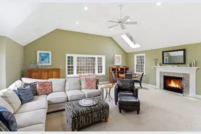 1 Selfridge Rd, Bedford, MA 01730 - Photo 10