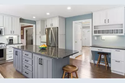 1 Selfridge Rd, Bedford, MA 01730 - Photo 4