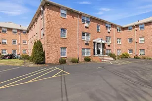 8 Colonial Village Dr, Arlington, MA 02474 - Photo 18