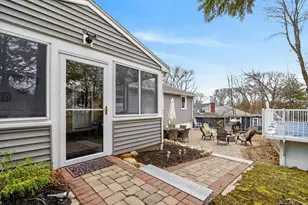 24 Oak Ridge Cir, Lynn, MA 01904 - Photo 6