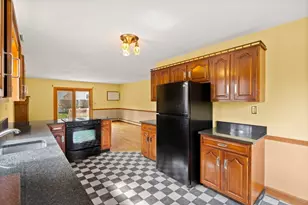 55 Azalea Rd, Waltham, MA 02452 - Photo 14