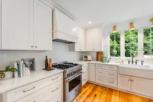 31 Collins St, Newburyport, MA 01950 - Photo 8