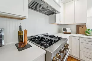 31 Collins St, Newburyport, MA 01950 - Photo 10