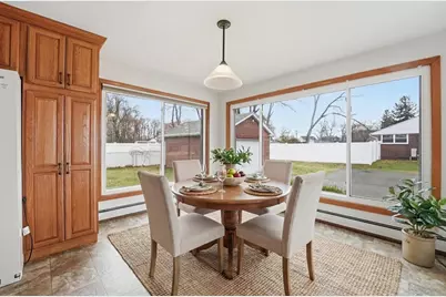 79 Woodlawn St, Chicopee, MA 01020 - Photo 10