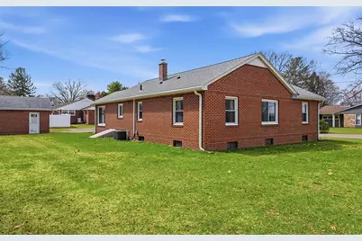 79 Woodlawn St, Chicopee, MA 01020 - Photo 4