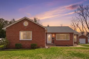 79 Woodlawn St, Chicopee, MA 01020 - Photo 2