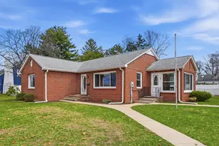 79 Woodlawn St, Chicopee, MA 01020 - Photo 1