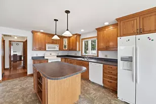 79 Woodlawn St, Chicopee, MA 01020 - Photo 6