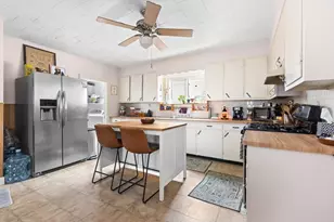 37 Chase St, Beverly, MA 01915 - Photo 4