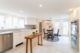 44 Paris St, Medford, MA 02155 - Photo 10