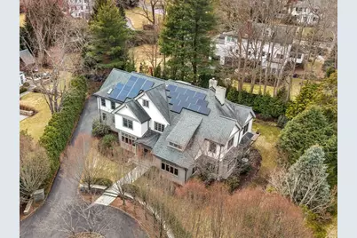 23 Inverness Rd, Wellesley, MA 02481 - Photo 2