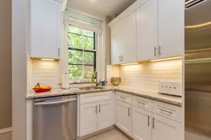 27 Hereford St, Boston, MA 02115 - Photo 18