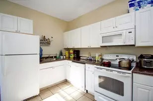 37 Benefit St, Worcester, MA 01610 - Photo 16