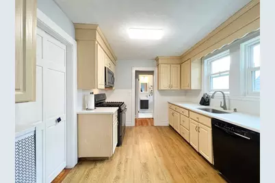 31 Grassmere Rd #-, Brookline, MA 02467 - Photo 4